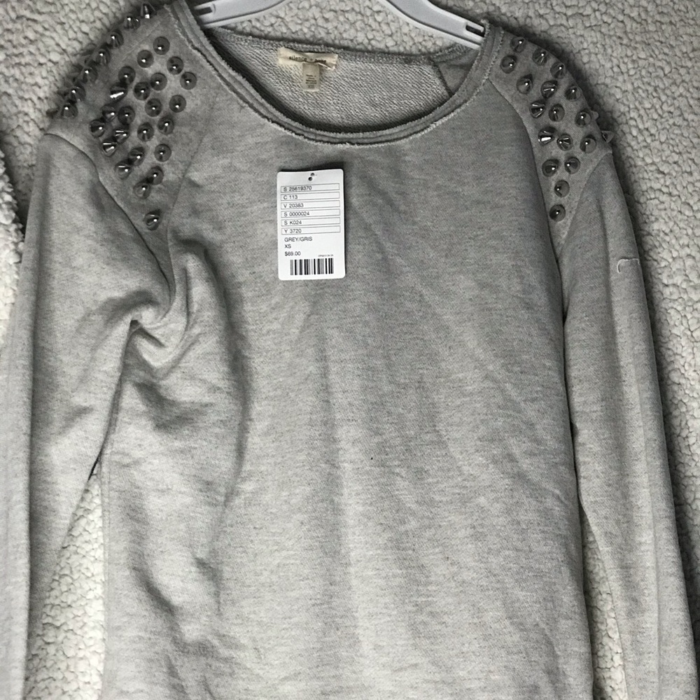 Grey long sleeve